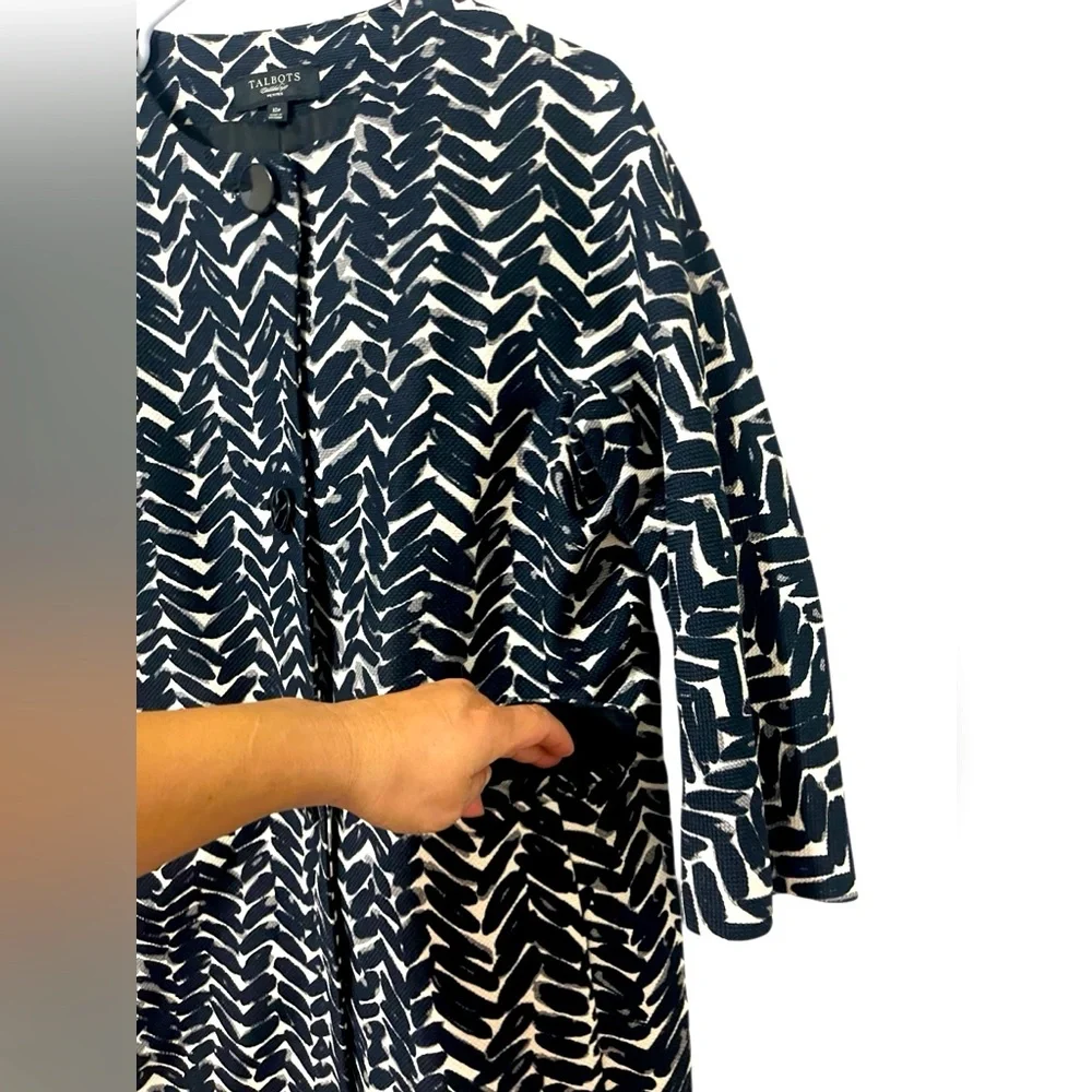 💚💚🌼NWOT TALBOTS Lightweight Coat Geometric Print - Picture 9 of 10